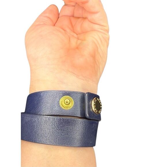 Armani Exchange Navy Leather Wrap Bracelet with Gold Leaf Plate - Picture 4 of 6